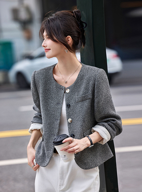 苏醒的乐园2026春季新款气质异色纽扣圆领小香风外套女
