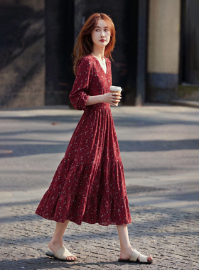 2026年夏季新款碎花半袖显瘦连衣裙初夏独特特别漂亮掐腰小裙子