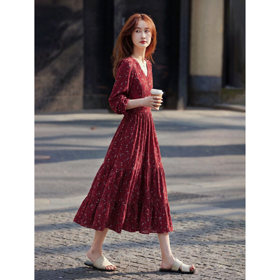 2026年夏季新款碎花半袖显瘦连衣裙初夏独特特别漂亮掐腰小裙子