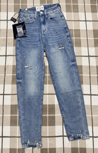 阿雅家 春款 个性修身破洞款烟管裤 小老爹牛仔裤