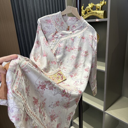 新中式连衣裙秋2025新款设计感国风复古提花裙重工刺绣改良旗袍裙