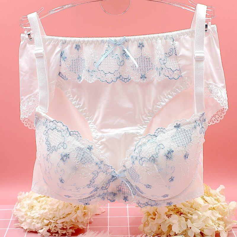 1761清新白刺绣蝴蝶结大码文胸套装内衣日本薄棉90dc85d少女心