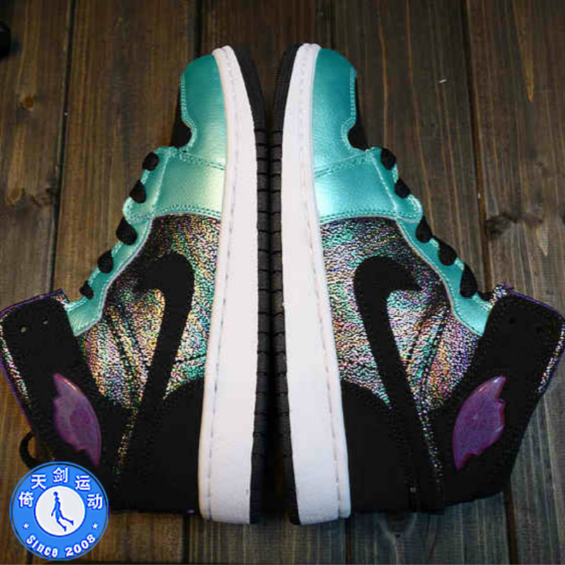 公司貨 Air Jordan 1 Mid AJ1 喬1女鞋 紫葡萄 555112-309