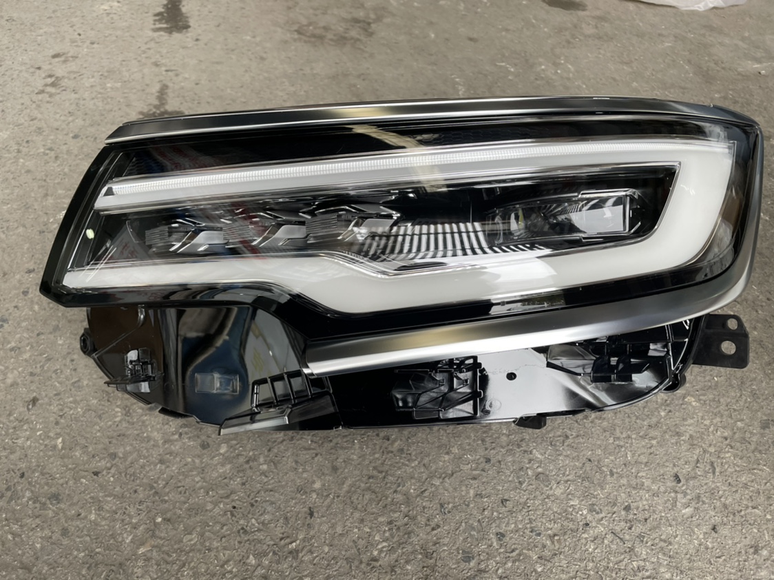 适配荣威RX5MAX 前大灯总成