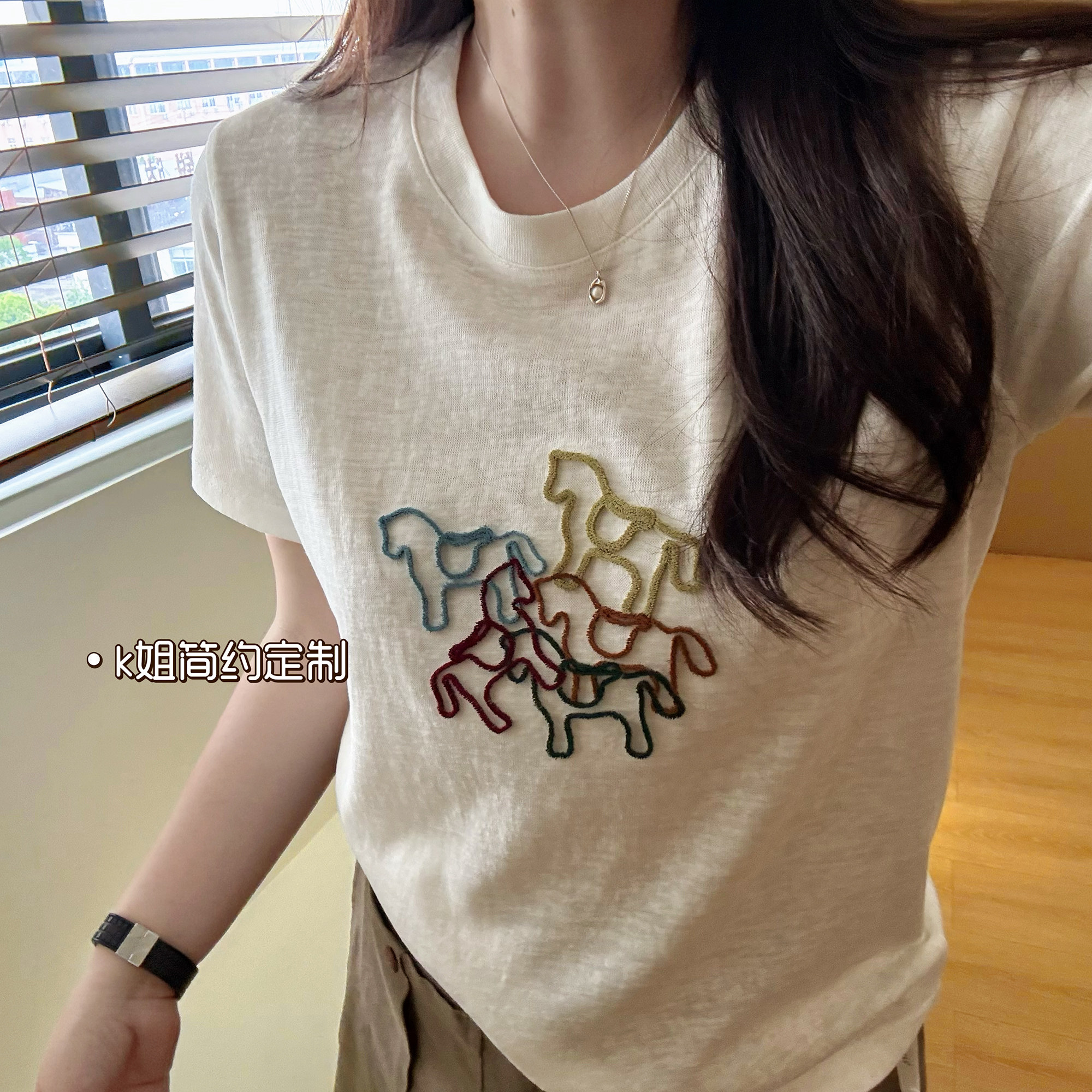 2026春夏新款休闲时尚圆领牙刷绣短袖T恤女款正肩上衣