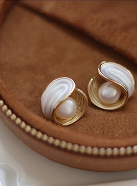 AimeeDesign 扭曲白滴釉天然淡水珍珠耳钉时尚百搭小众设计款