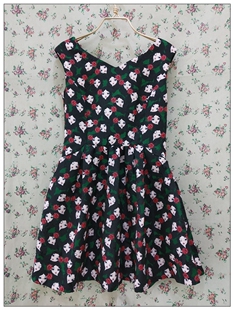 专柜正品 淑女屋SSF02安娜莉娜de歌剧魅影绿底女人头印花连衣裙