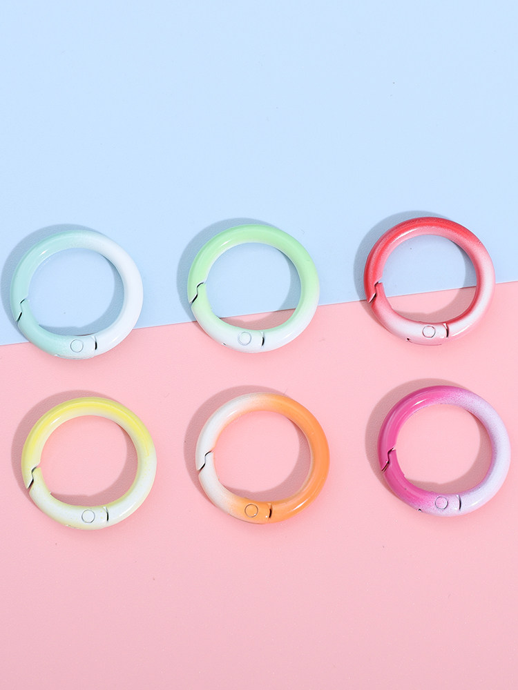 CUTE CANDY COLOR GRADIENT ALLOY ROUND KEYCHAIN MOBILE PHONE CHAIN SPRING BUCKLE BAG BAG CAR HANGING HANDMADE DIY MATERIAL