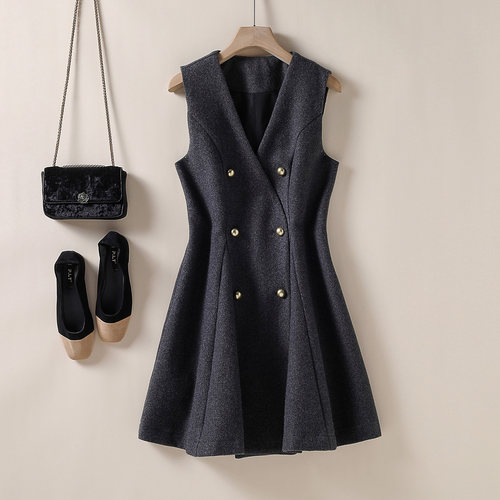 V领轻奢A字显瘦连衣裙