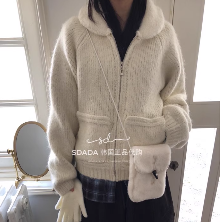 韩国代购25F/W HAIRY TOGGLE BAG 毛绒牛角扣小包