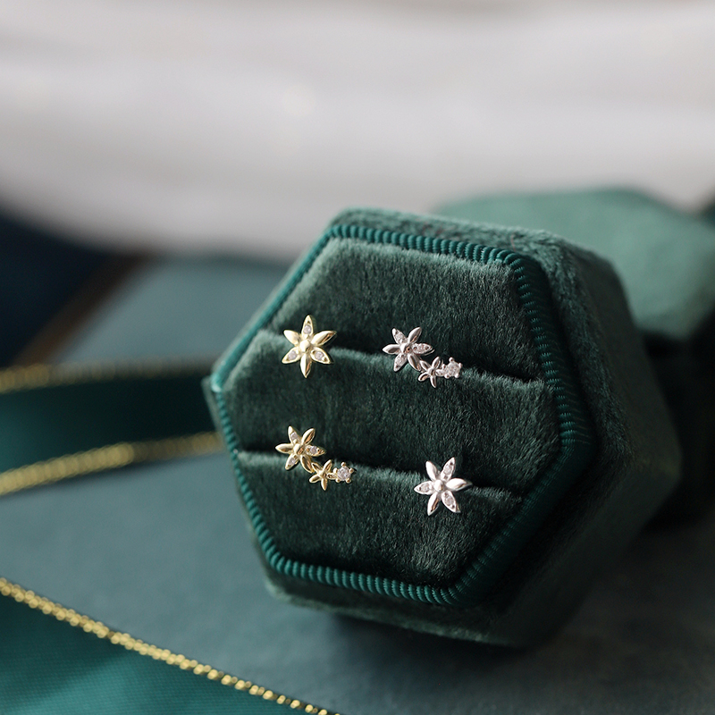 S925纯银不对称花朵款耳钉女超仙小巧韩国简约冷淡风创意耳饰耳环