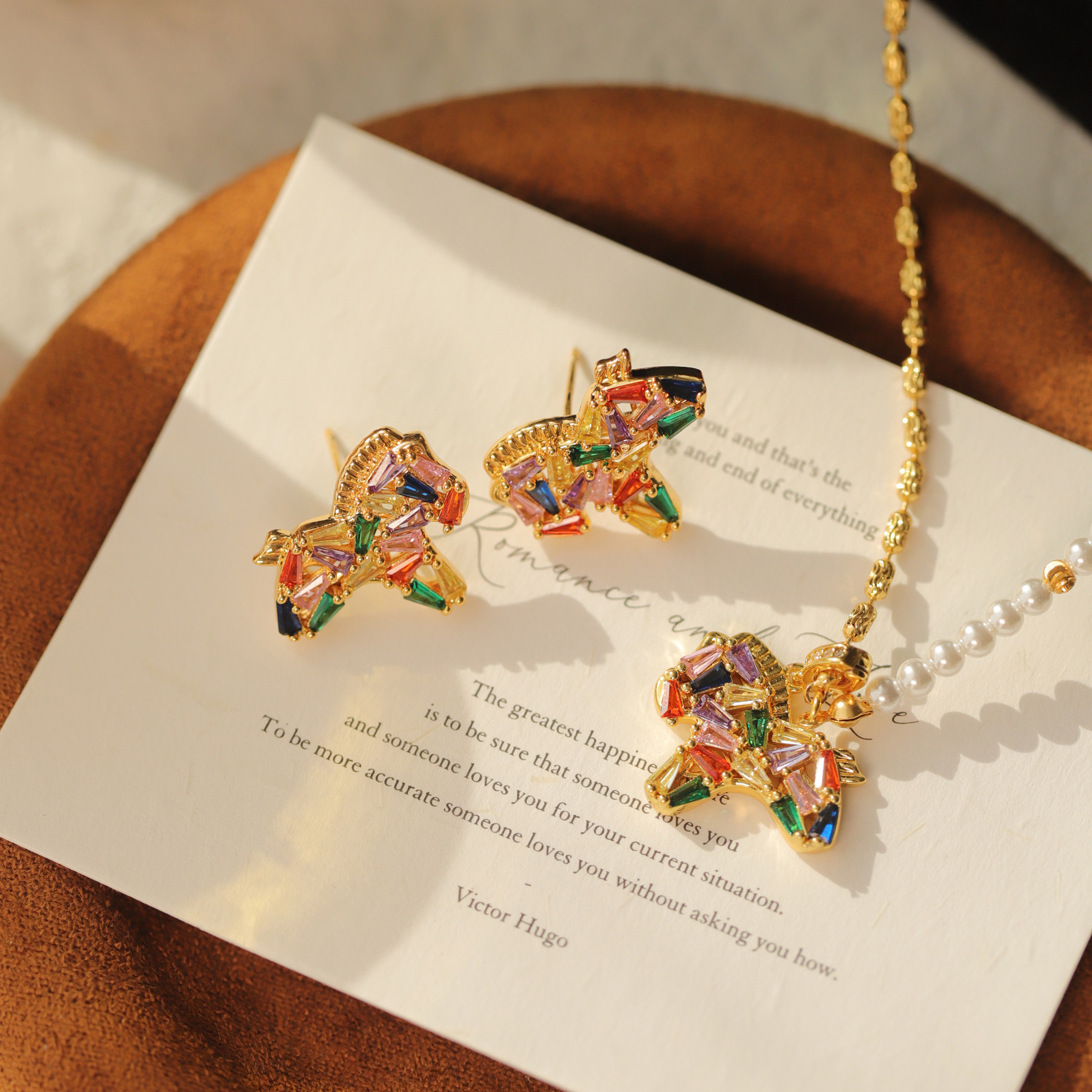 欧美INS风流行彩色满钻小马项链耳钉套装时尚复古气质轻奢饰品女,饰品/流行首饰/时尚饰品新,项链,淘宝优惠券,粉丝福利购,淘宝优惠卷