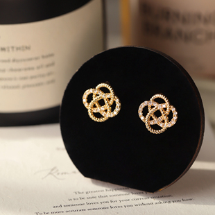 复古新中式金色同心结耳钉轻奢高级感气质大气2026新款爆款耳环女