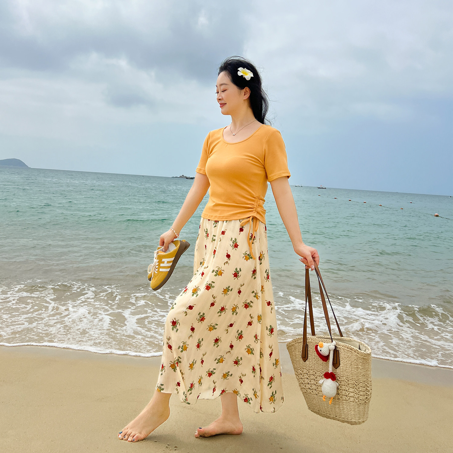 大码百分百2025夏新款女装短款上衣修身收褶软糯U领针织T恤