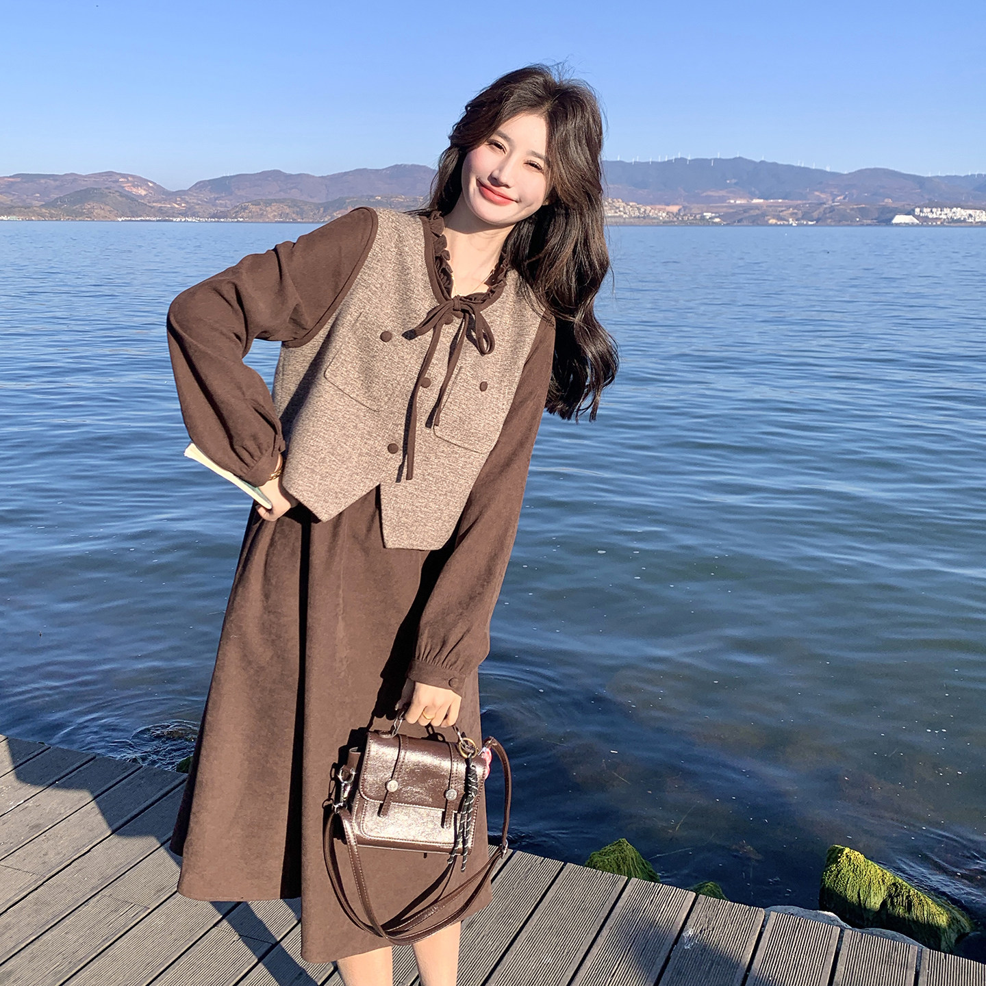 高腰显瘦连衣裙2026春装新款巨好看中长款减龄气质马甲两件套裙装