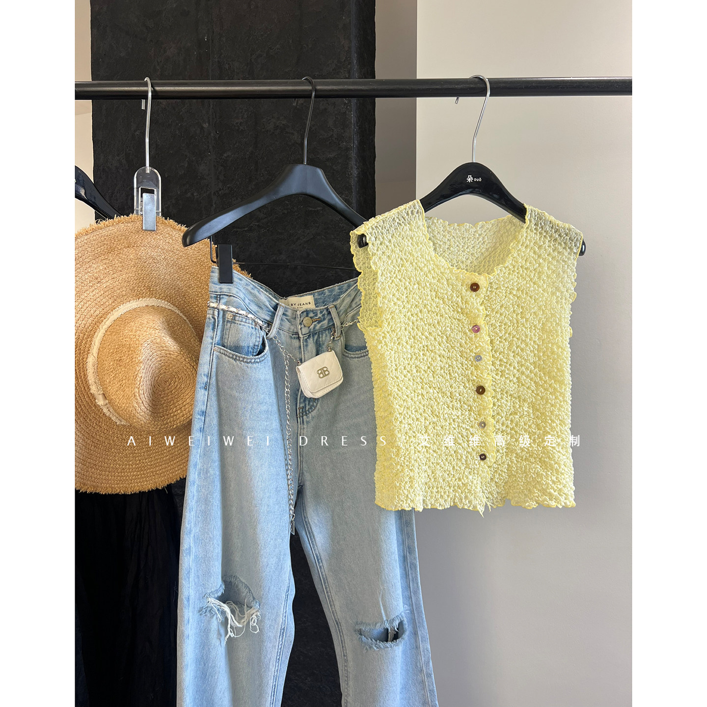 特价捡漏！设计师款/轻薄泡泡肌理 彩色排扣纽扣 弹力无袖背心女