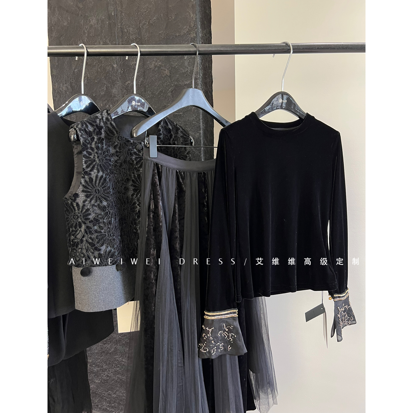 特价！真丝丝绒】钉珠刺绣喇叭袖 设计师款打底单穿显瘦长袖上衣