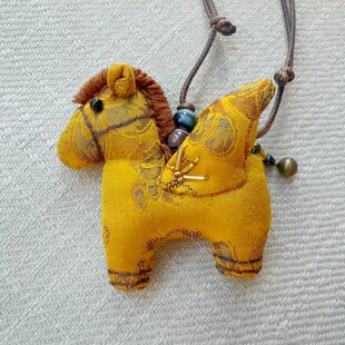 非遗手工真丝香云纱布艺蜀锦宋锦飞天小马项链挂件新中式吊坠饰品