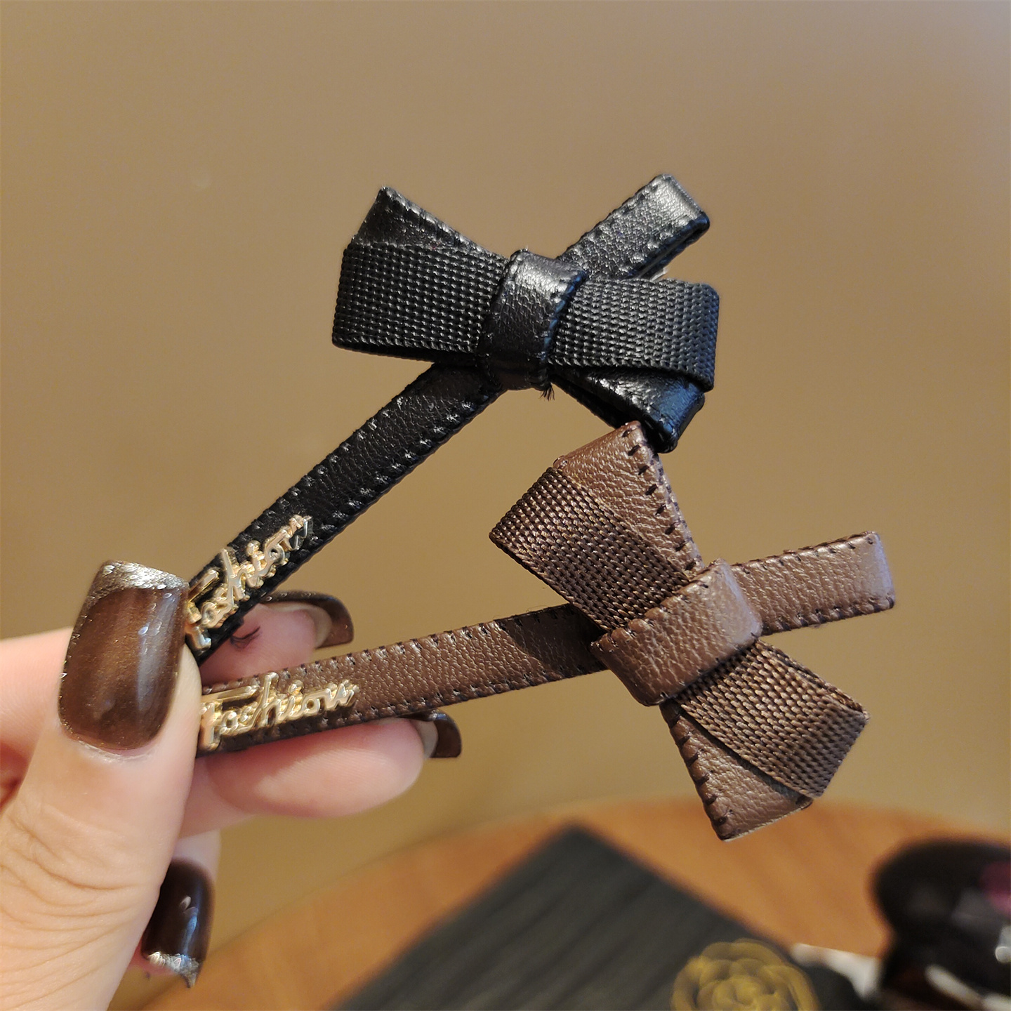 新款韩版简约皮质金属发夹蝴蝶结鸭嘴夹刘海边夹碎发卡子头饰发饰