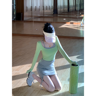 抽绳半身裙套装 运动休闲假两件撞色上衣 热力甜心 Sun雅乔