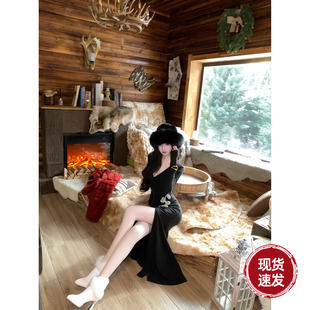 显瘦V领开叉修身 秋冬新款 针织连衣裙长裙 轩尼诗道 Sun雅乔