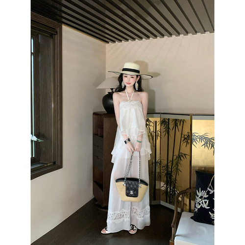 Sun雅乔【富贵闲人】夏季设计师款蕾丝珠绣天丝挂脖上衣+阔腿裤子