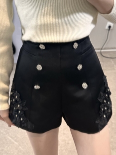 A字重工百搭显瘦绣花直筒休闲短裤 双排扣短裤 女 早秋新品 Sun雅乔