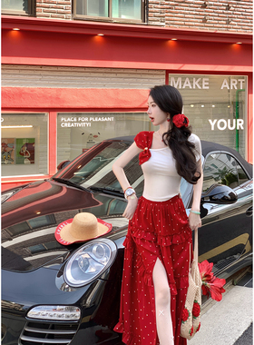 Sun雅乔【樱桃奶芙】设计感斜肩樱桃T恤波点红色荷叶边开衩长裙