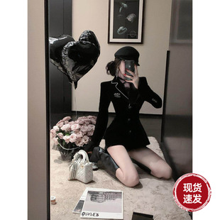 雅乔【都市图鉴】黑色亚光丝绒充绒收腰西装外套+高腰短裙裤套装