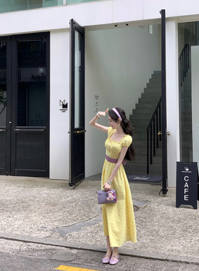 Sun雅乔【情系瓦妮达】黄色方领波点泡泡短袖连衣裙
