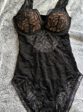 80B法国gise黑色蕾丝透肤薄绵垫性感深V薄绵钢圈文胸连体衣三角裤