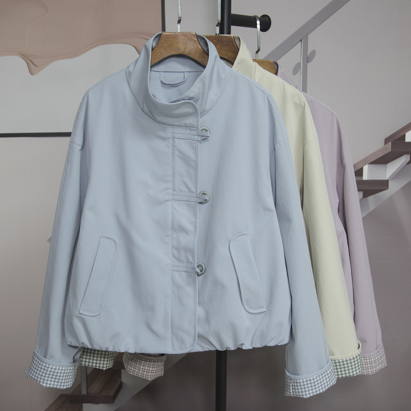 时尚立领外套女2026春季新款宽松格子翻袖夹克简约百搭上衣81122