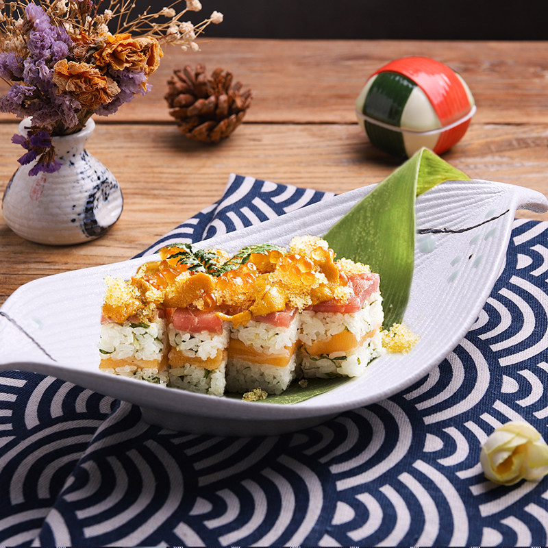 日式新款清新陶瓷餐具日料寿司叶子形创意刺身盘意境菜盘商用盘子