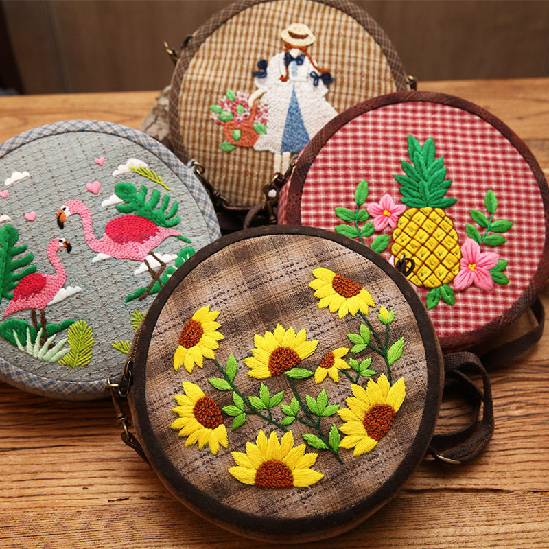 手工diy刺绣腰鼓包小女孩向日葵拼布手工针线包火烈鸟鲁绣斜挎包