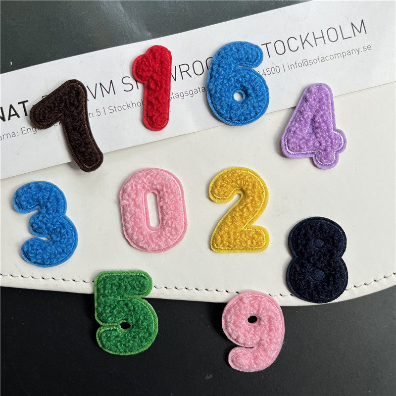 创意简约数字胸针毛巾绣泰迪绒徽章别针装饰衣服包包个性百搭配饰