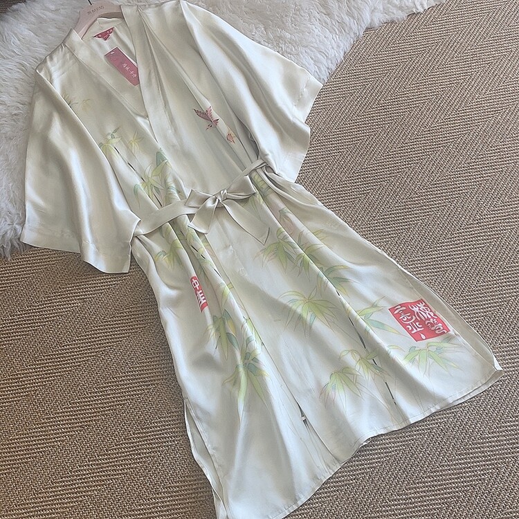 真丝素绉缎风衣手工透彩防嗮外披