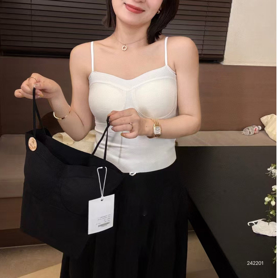 无痕美背吊带内衣女一体背心小胸聚拢无钢圈外搭文胸罩