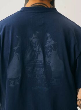 现货 SERVING YOUR NEEDS/Needs Magic Tee 暗纹印花口袋短袖T恤