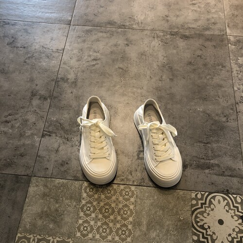 舒适百搭厚底真皮系带休闲小白鞋