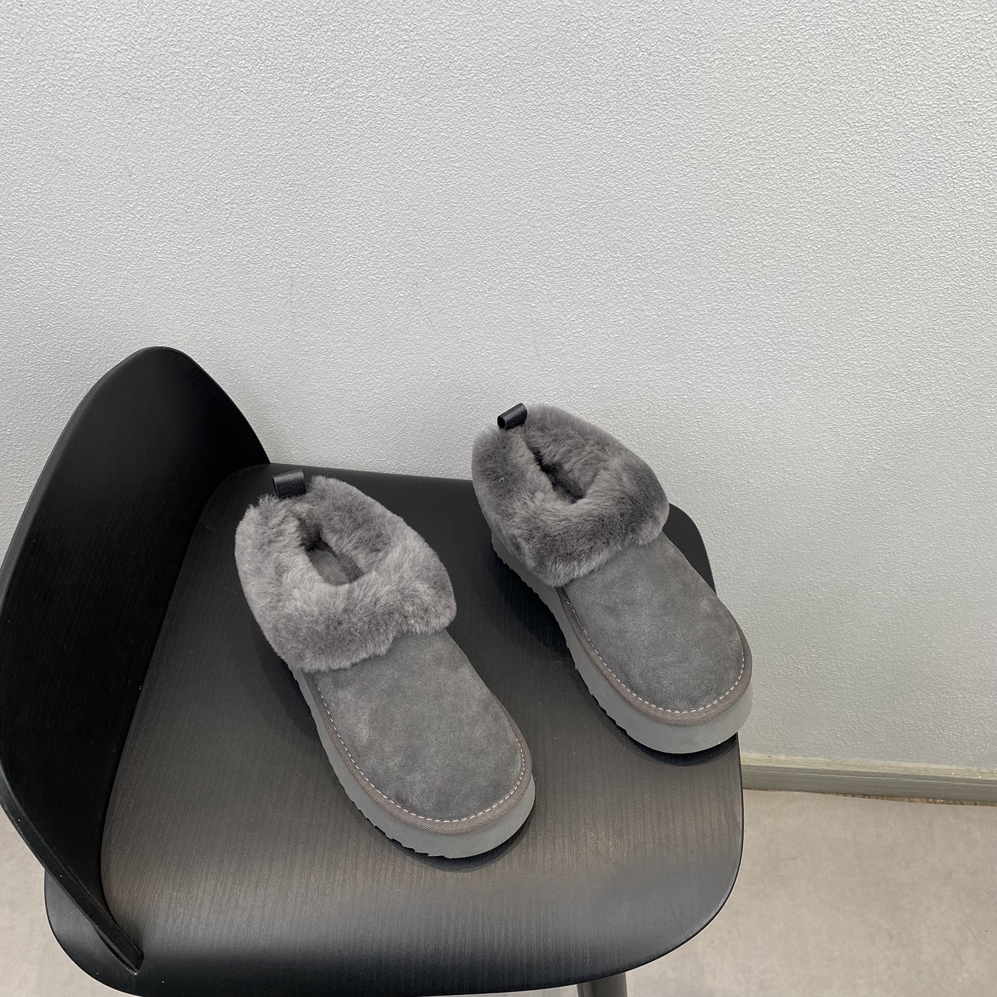 百搭舒适真皮保暖厚底轻便雪地靴