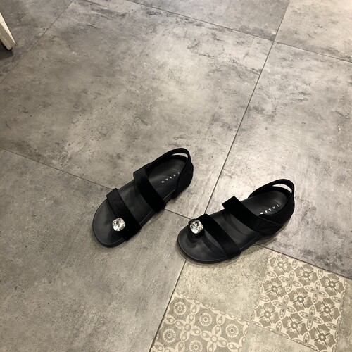夏季水钻套趾平底防滑罗马凉鞋