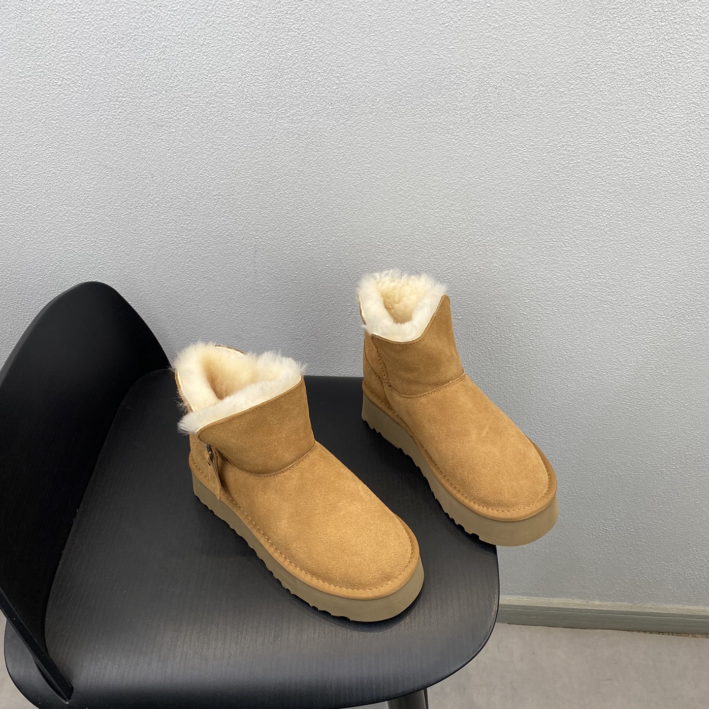 时尚百搭真皮厚底松糕轻便雪地靴