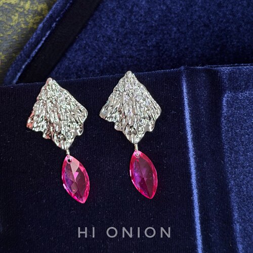 HiOnion 原创玫红耳钉复古褶皱耳夹高级银色耳饰个性超闪菱形小众