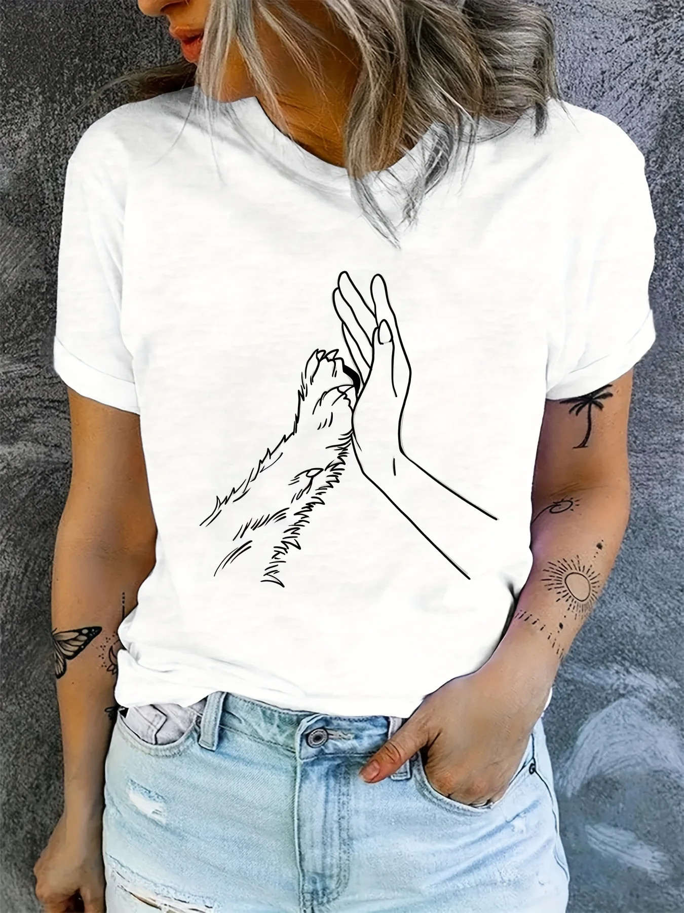 Dog Hand T shirt 女士夏季T恤个性狗狗击掌印花休闲百搭白色上衣