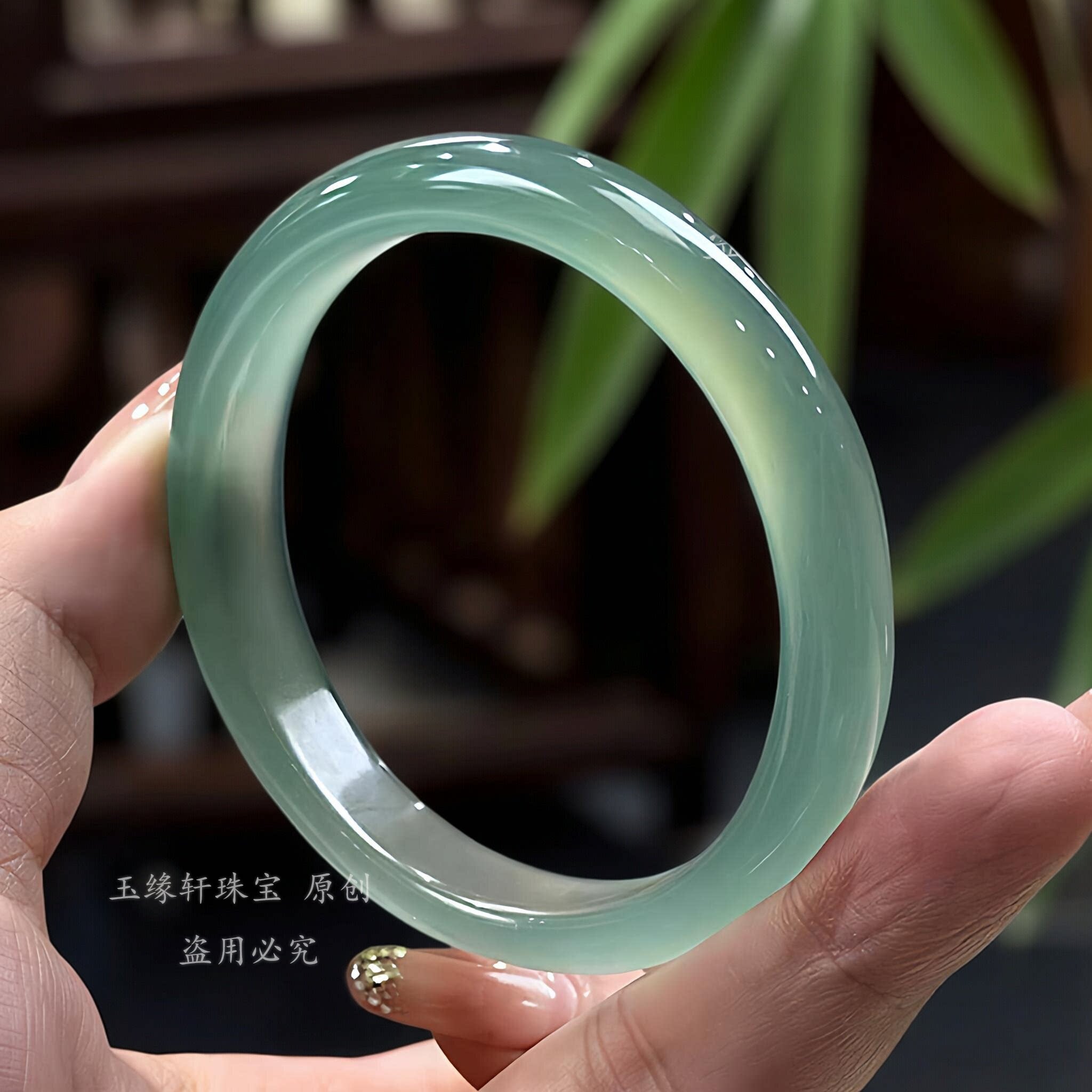 天然高冰种玉髓油青手镯女款远山黛绿玉镯翡翠玛瑙蓝水色珠宝轻奢