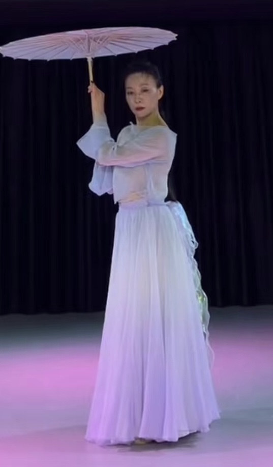 丽子原创会开花的云叠舞服饰