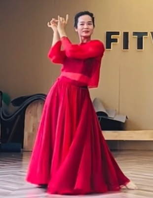 叠舞倾城 锦丝皱纱单层上衣宽松式短款