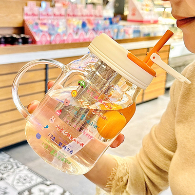 大容量水杯-带盖带吸管带把手