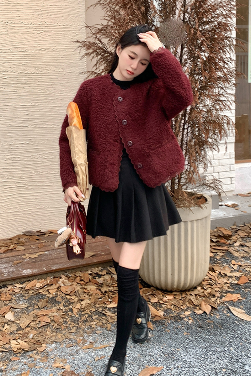 红色短款小香风羊羔毛外套女2024冬季新款法式气质小个子加厚棉服,女装短外套,2C010