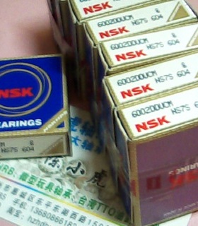 6002DDU 180102 15*32*9 NSK日本进口轴承内径15外径32高度9毫米